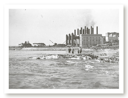 Old black and white photo of Bunnerong Power Station
