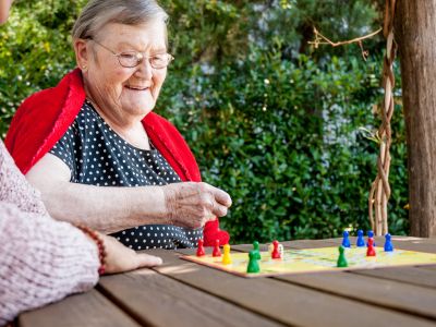 Play & Connect: Board Games Club