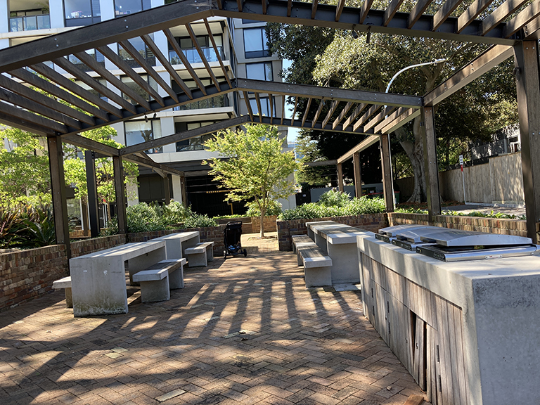 Inglis Park BBQ and seating area